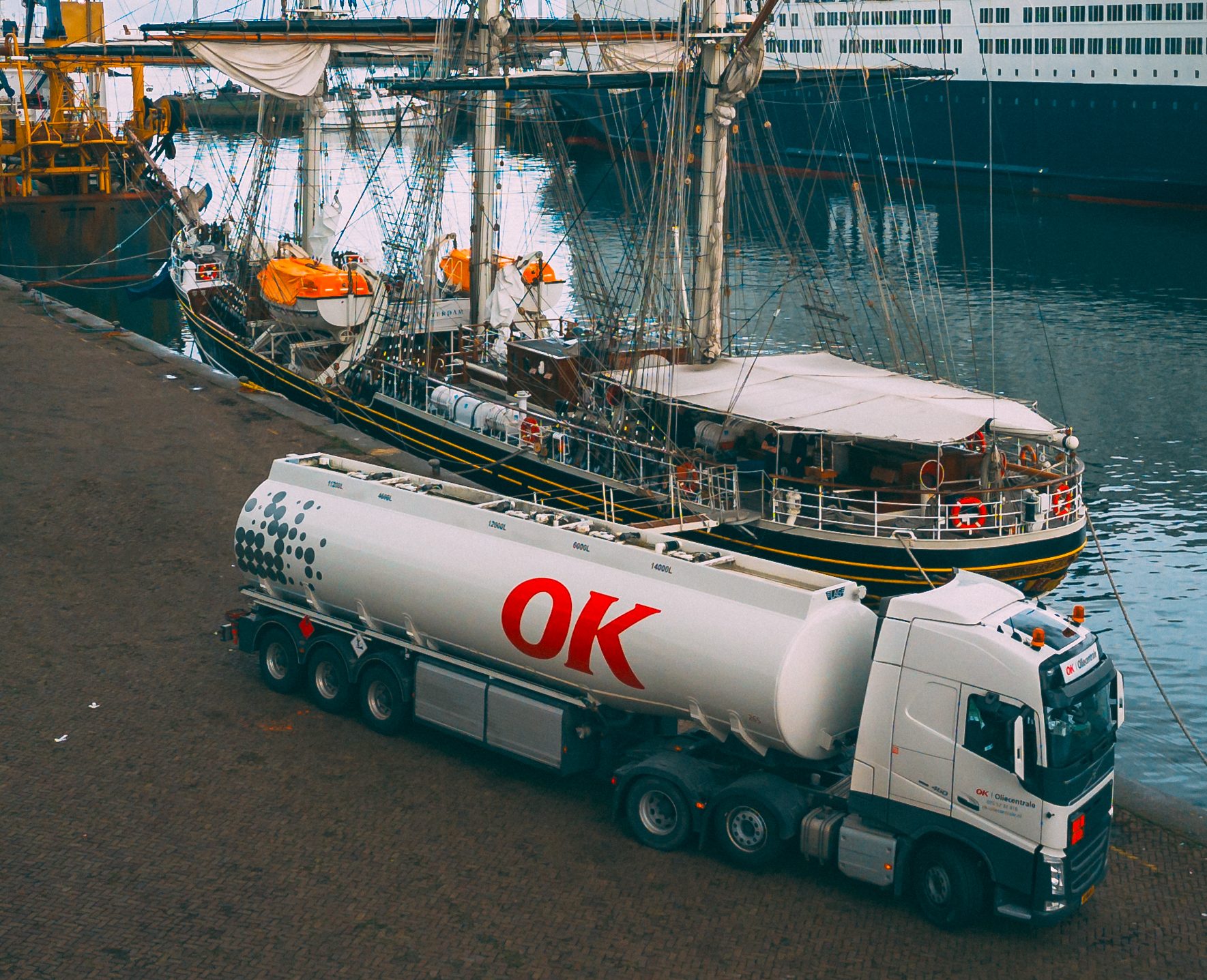 Baseblue delivers marine biofuel to 3-masted clipper Stad Amsterdam